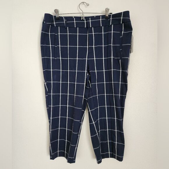Time And Tru Stretch Plaid Capri Pants - Picture 11 of 12